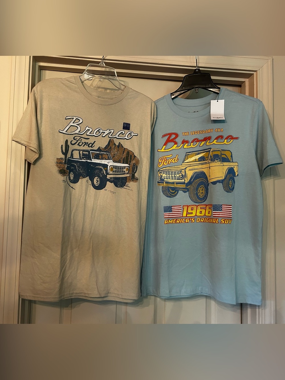 NWT 2 Ford Licensed Bronco Graphic Tees -Beige & Light Blue Men’s Medium